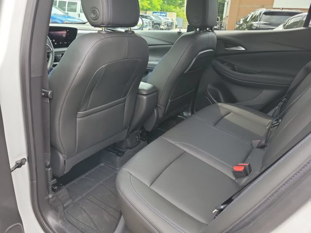 Used 2025 Buick Encore GX Sport Touring FWD image 10