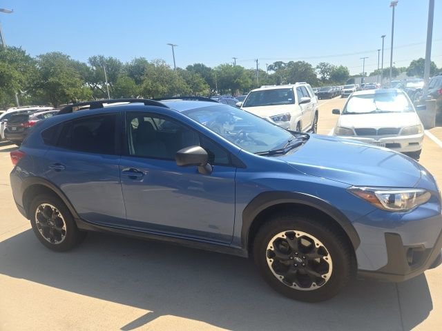 Used 2022 Subaru Crosstrek 2.0i AWD/4WD image 2