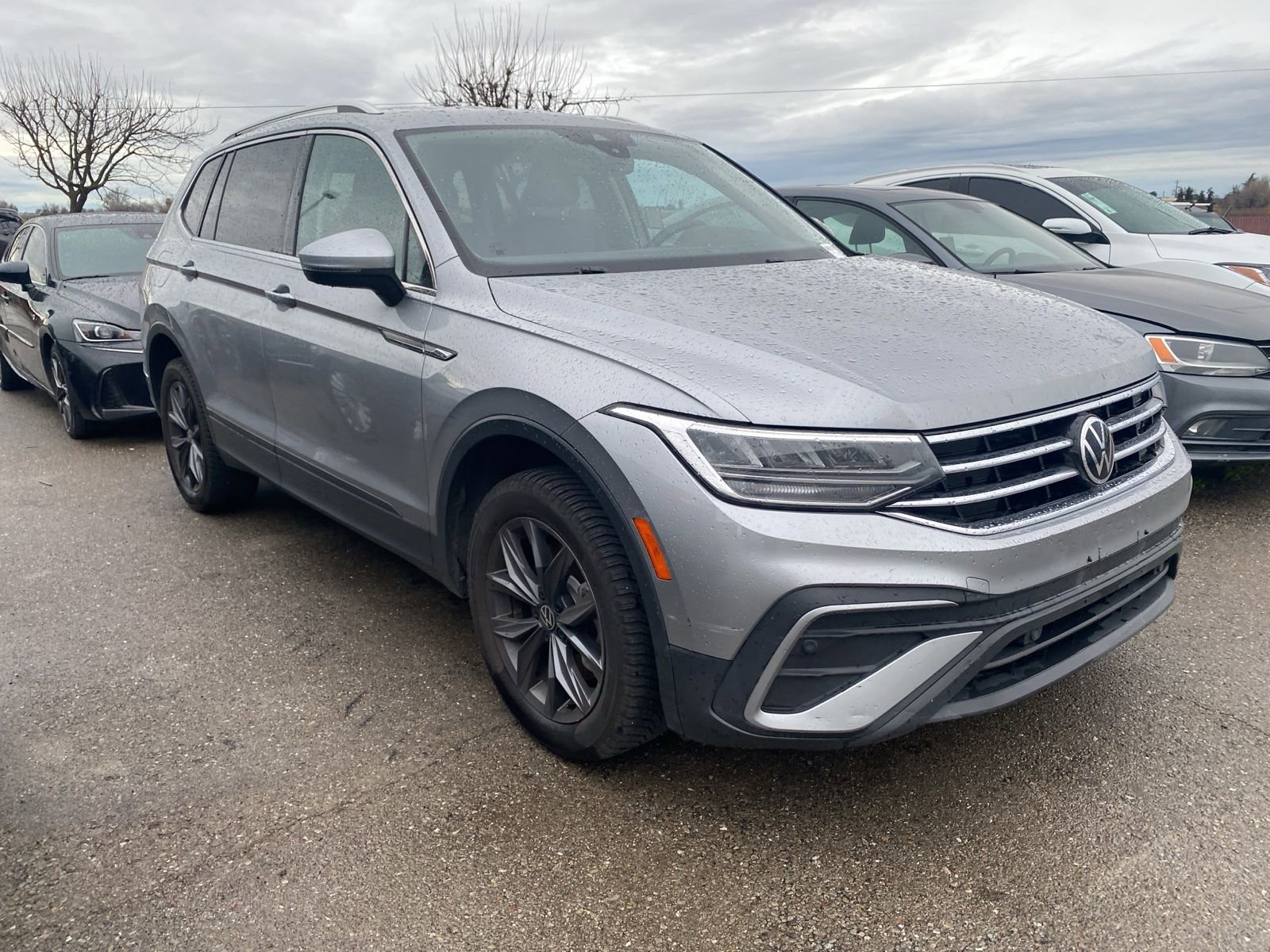 Used 2022 Volkswagen Tiguan SE image 3