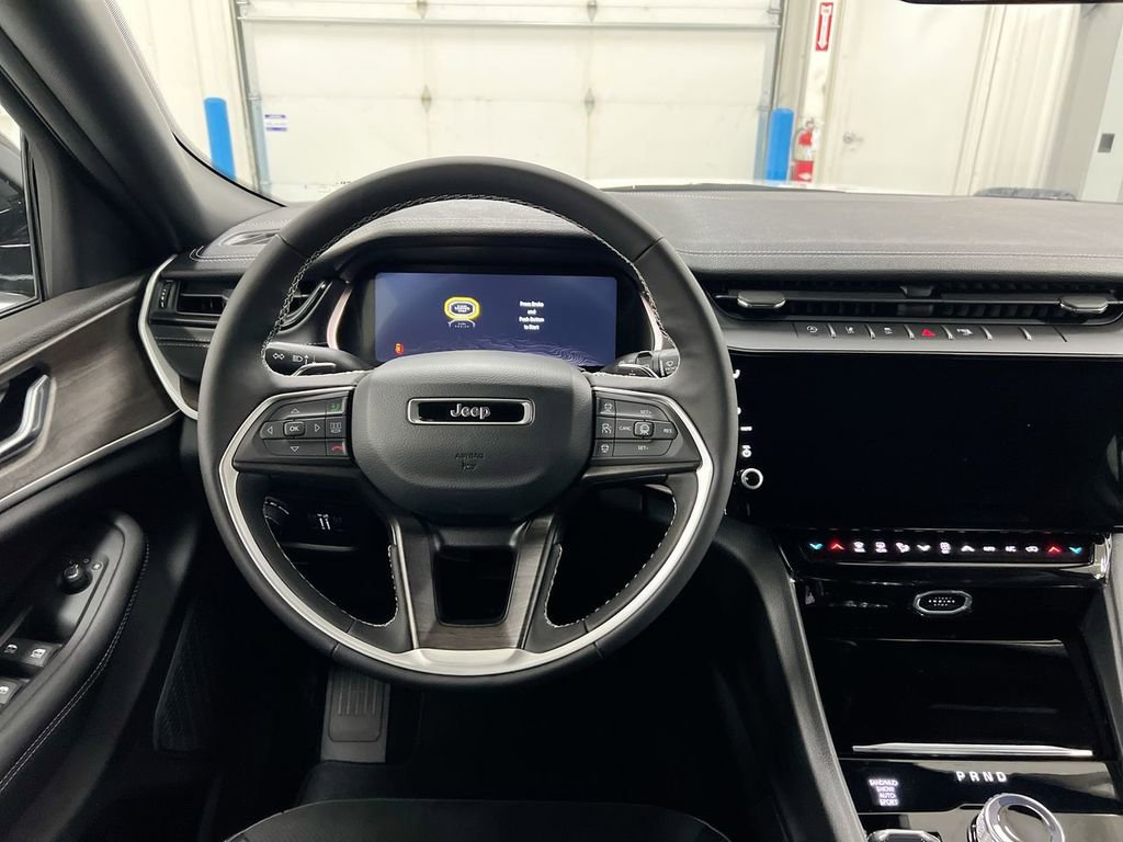 New 2026 Jeep Grand Cherokee 4WD image 11
