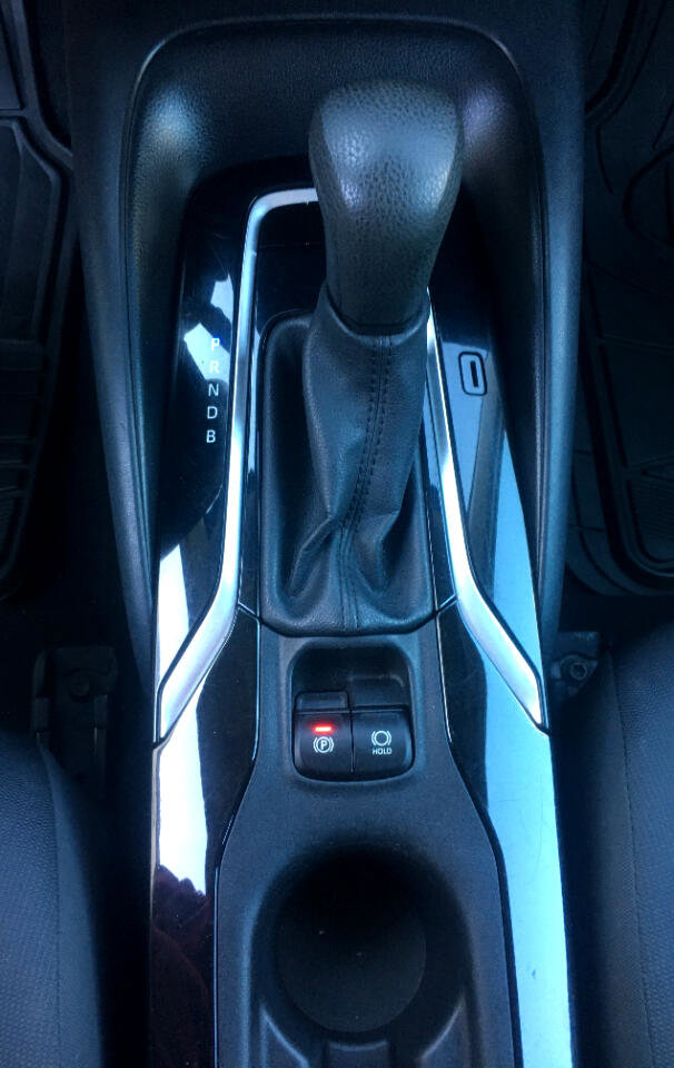 Used 2020 Toyota Corolla LE image 24
