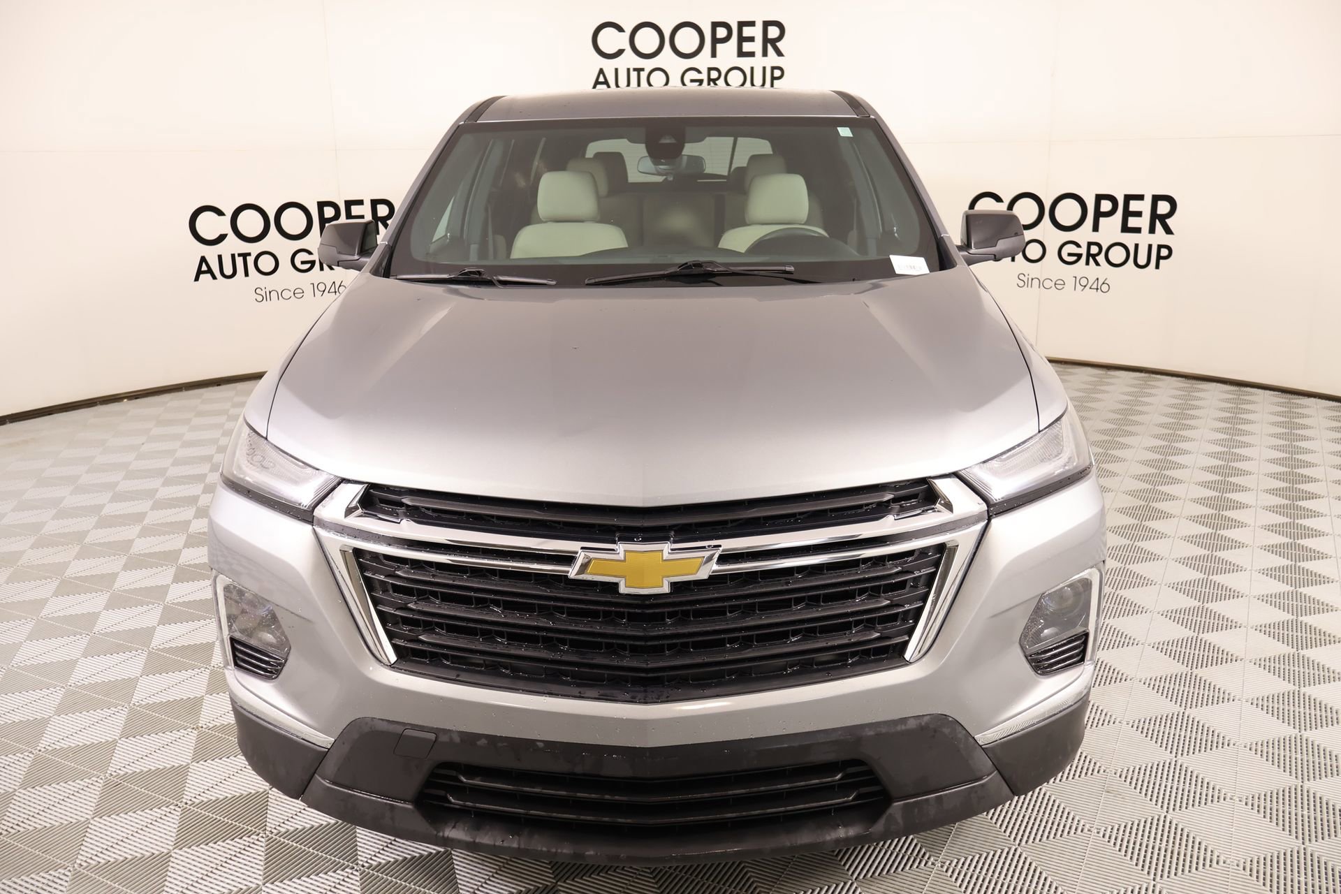 Used 2023 Chevrolet Traverse LS image 8