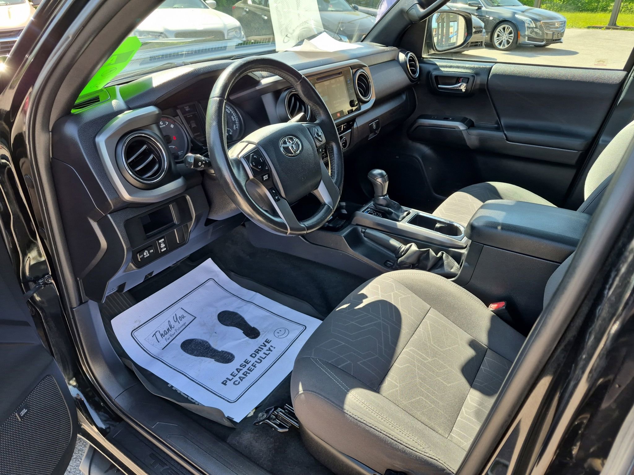 Used 2016 Toyota Tacoma TRD Sport AWD/4WD image 11
