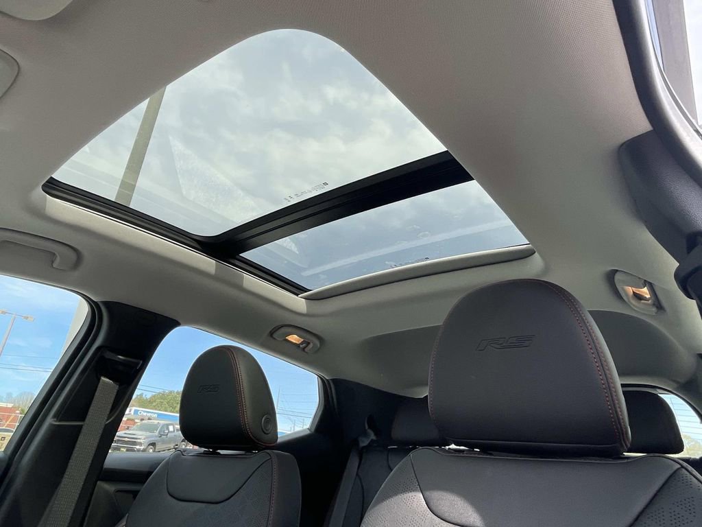 New 2027 Chevrolet Bolt RS w/ Technology Package FWD image 17