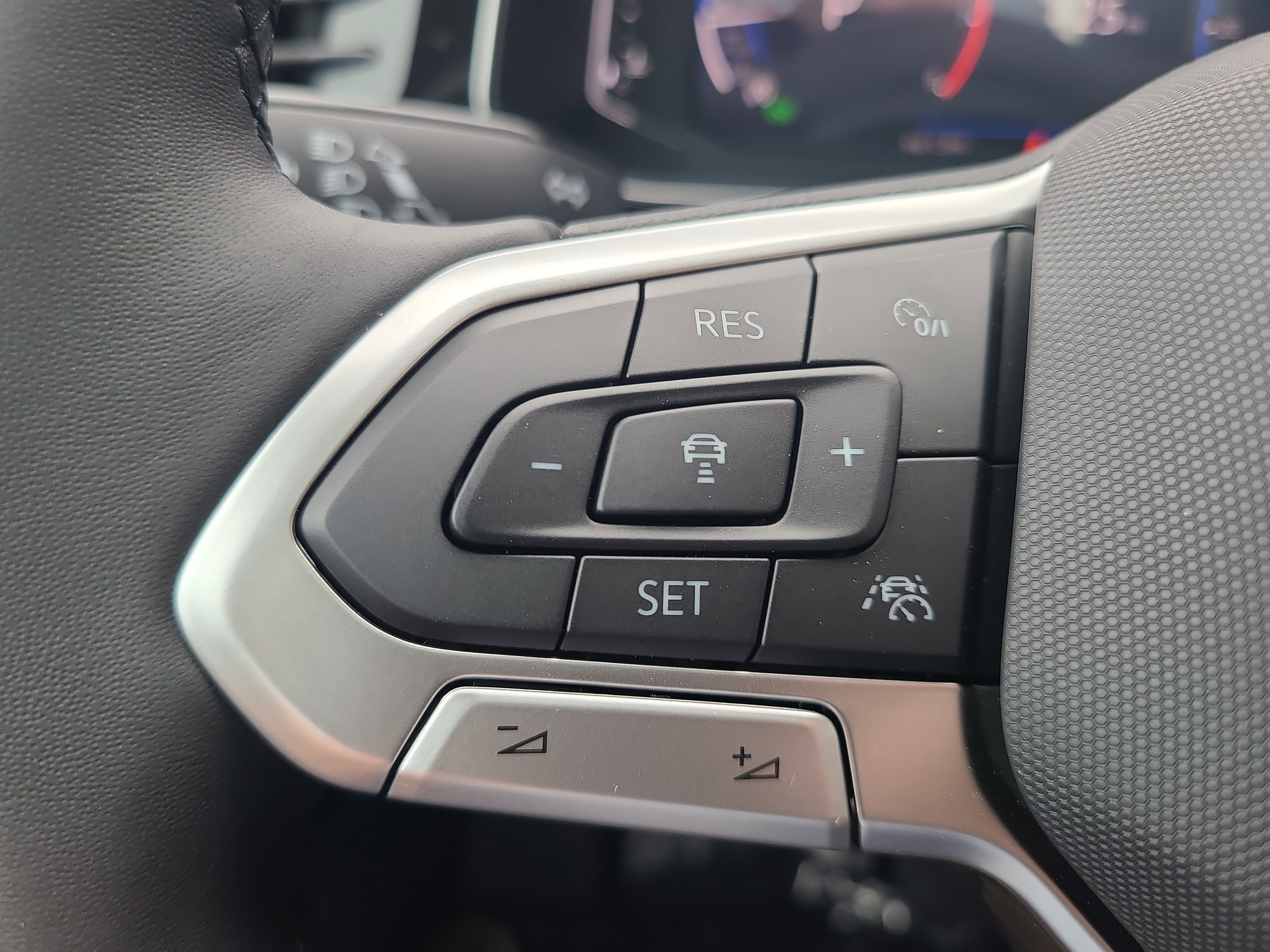 New 2025 Volkswagen Jetta SEL image 25