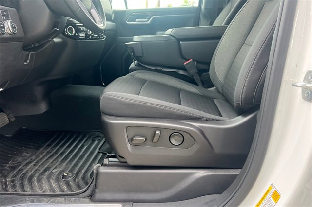 Used 2025 GMC Sierra 1500 Elevation image 13