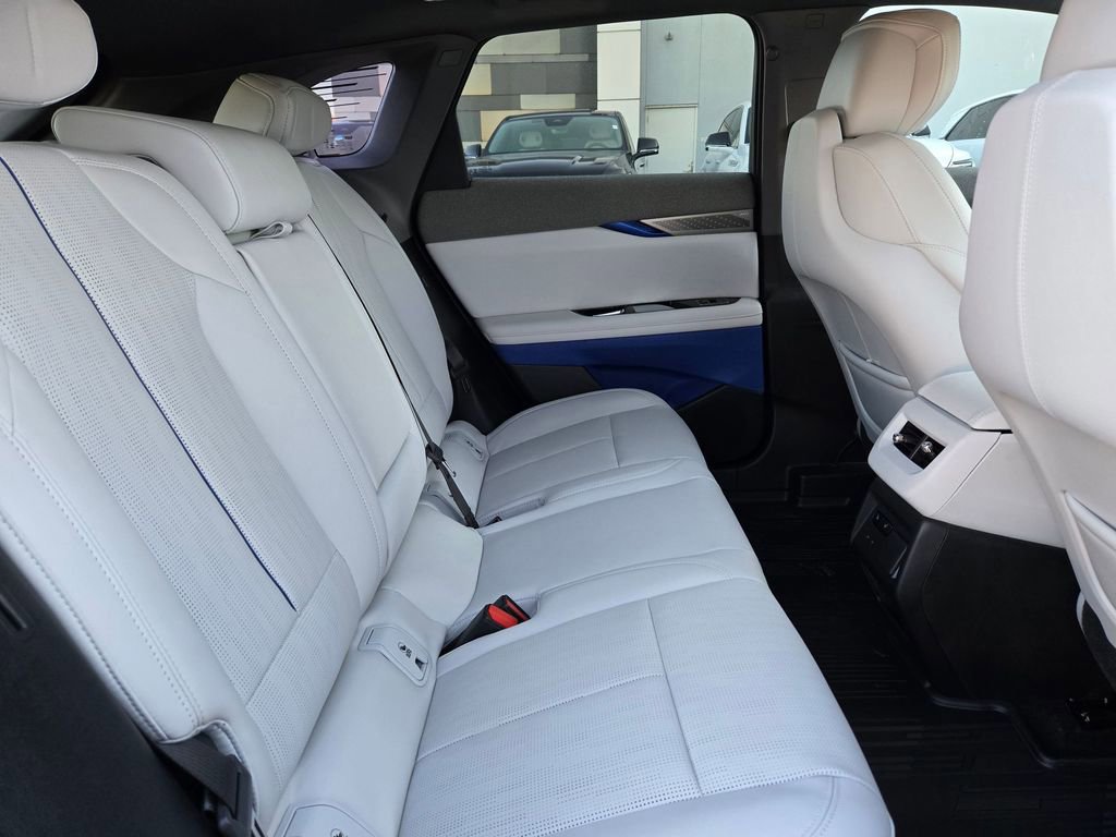 New 2026 Cadillac Optiq Sport 2 w/ LPO, Floor Liner Package image 30