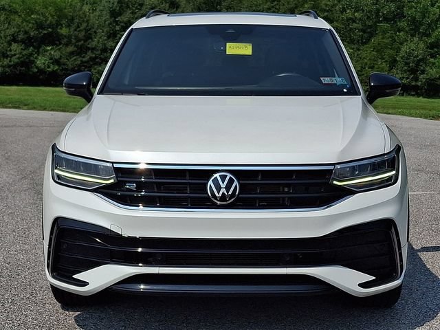 Used 2023 Volkswagen Tiguan SE R-Line AWD/4WD image 7