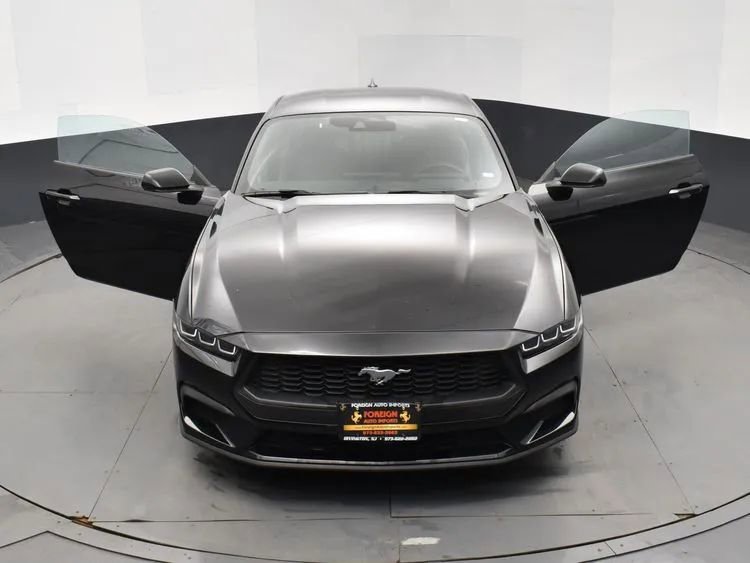 Used 2024 Ford Mustang Coupe image 10