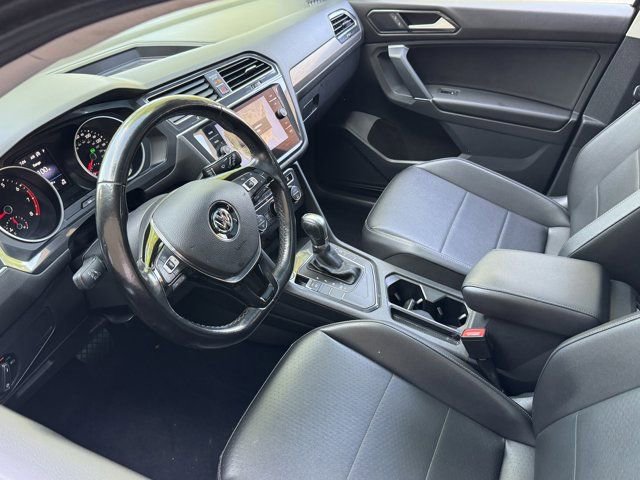 Used 2018 Volkswagen Tiguan SEL FWD image 27