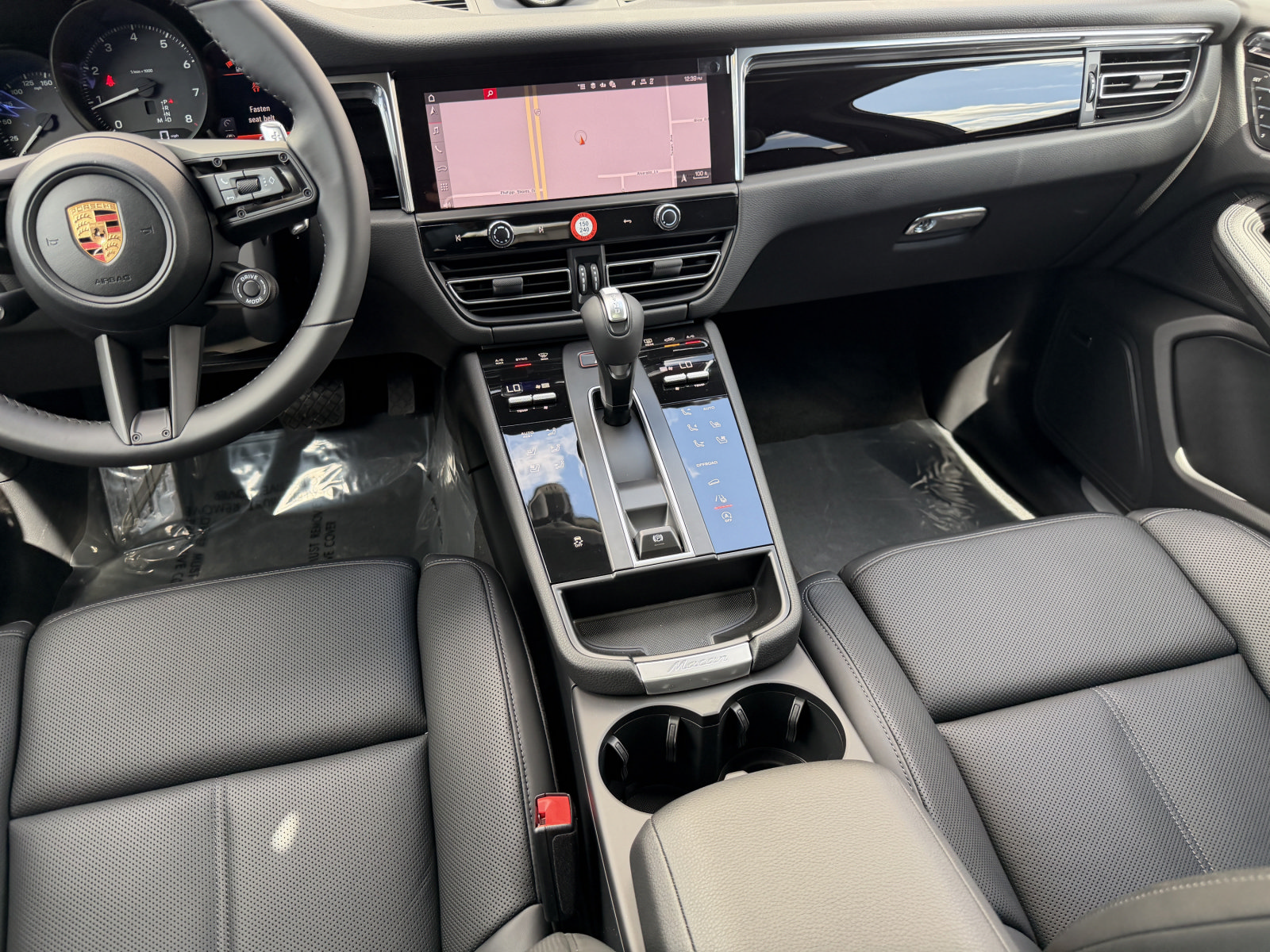 New 2026 Porsche Macan AWD/4WD image 17