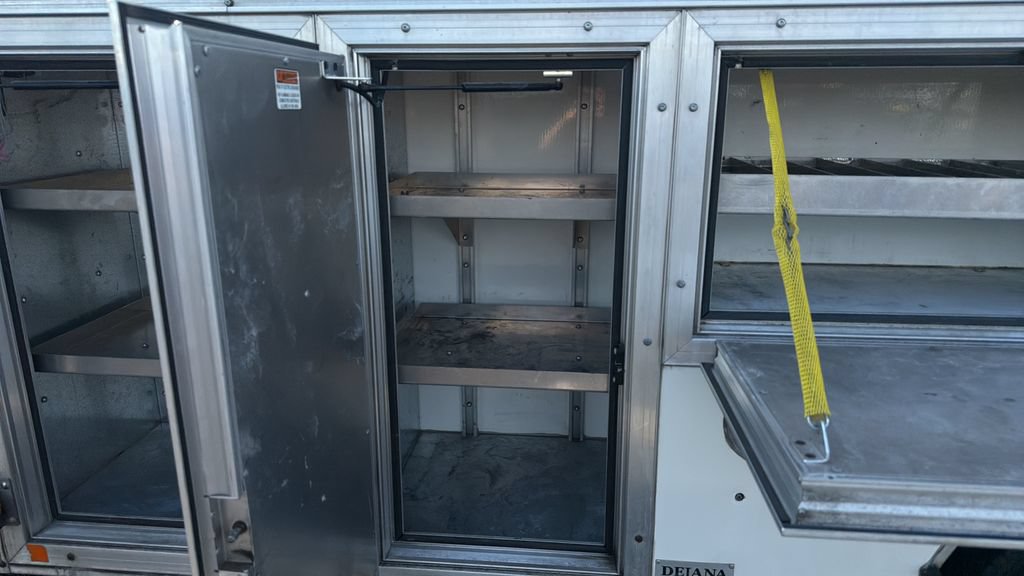 Used 2016 Chevrolet Express 3500 RWD image 6