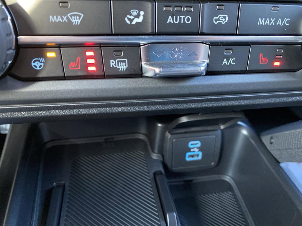 New 2025 Ford Bronco Badlands image 8