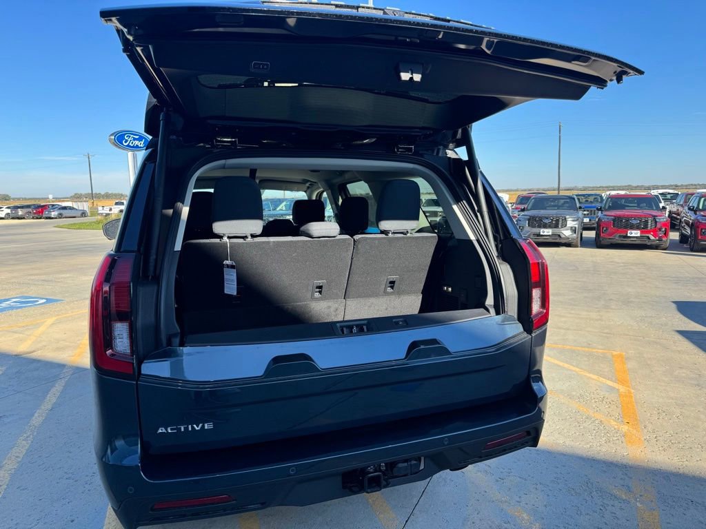 New 2025 Ford Expedition Active image 9