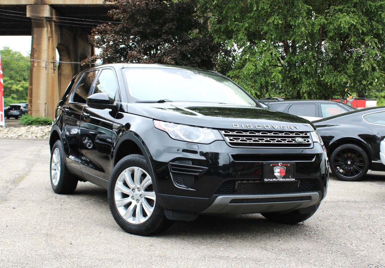 Used 2017 Land Rover Discovery Sport SE image 1