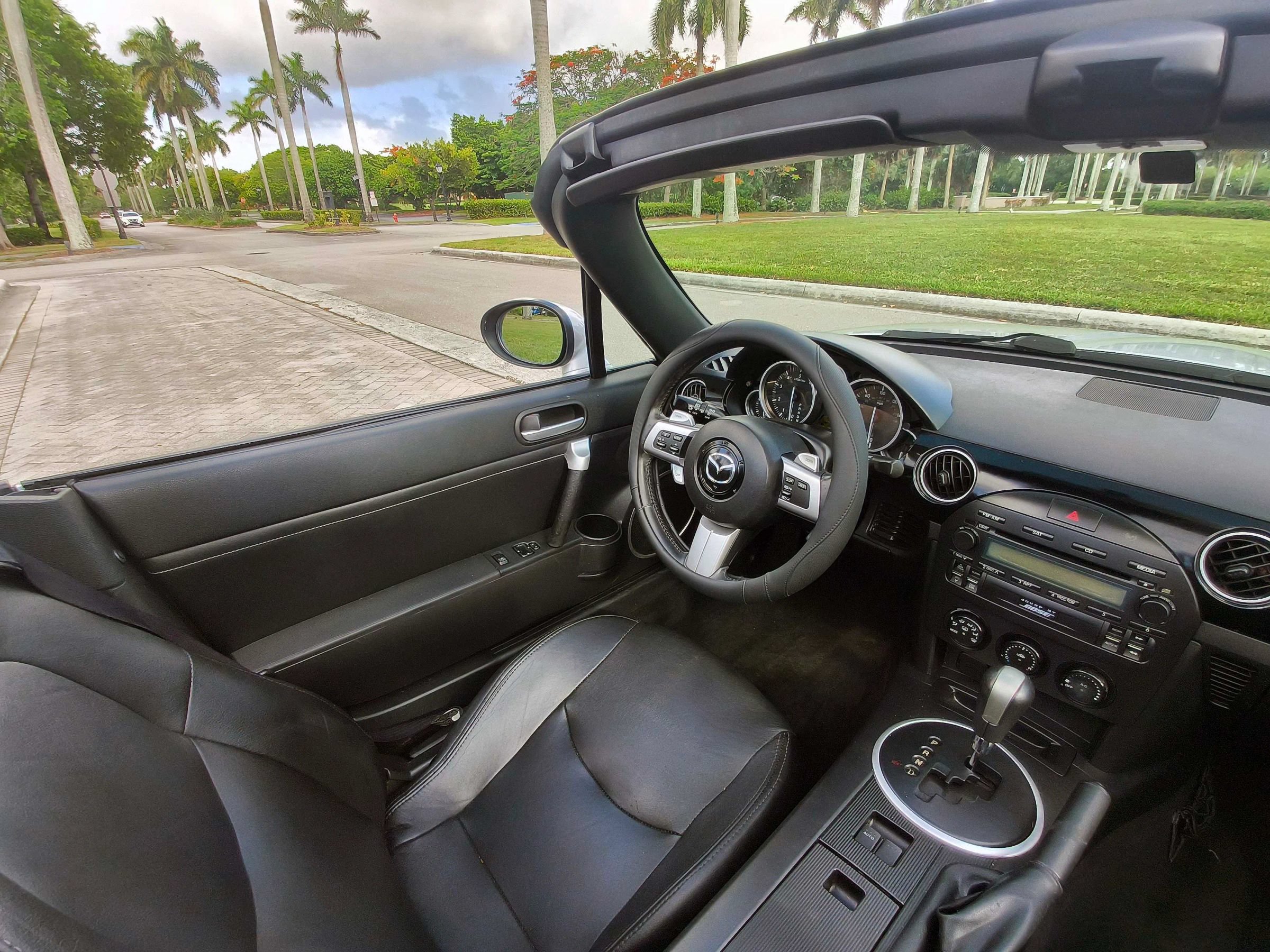 Used 2006 MAZDA MX-5 Miata Grand Touring RWD image 27