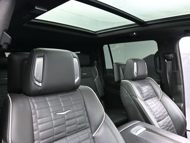 Used 2024 Cadillac Escalade ESV Premium Luxury Platinum image 30