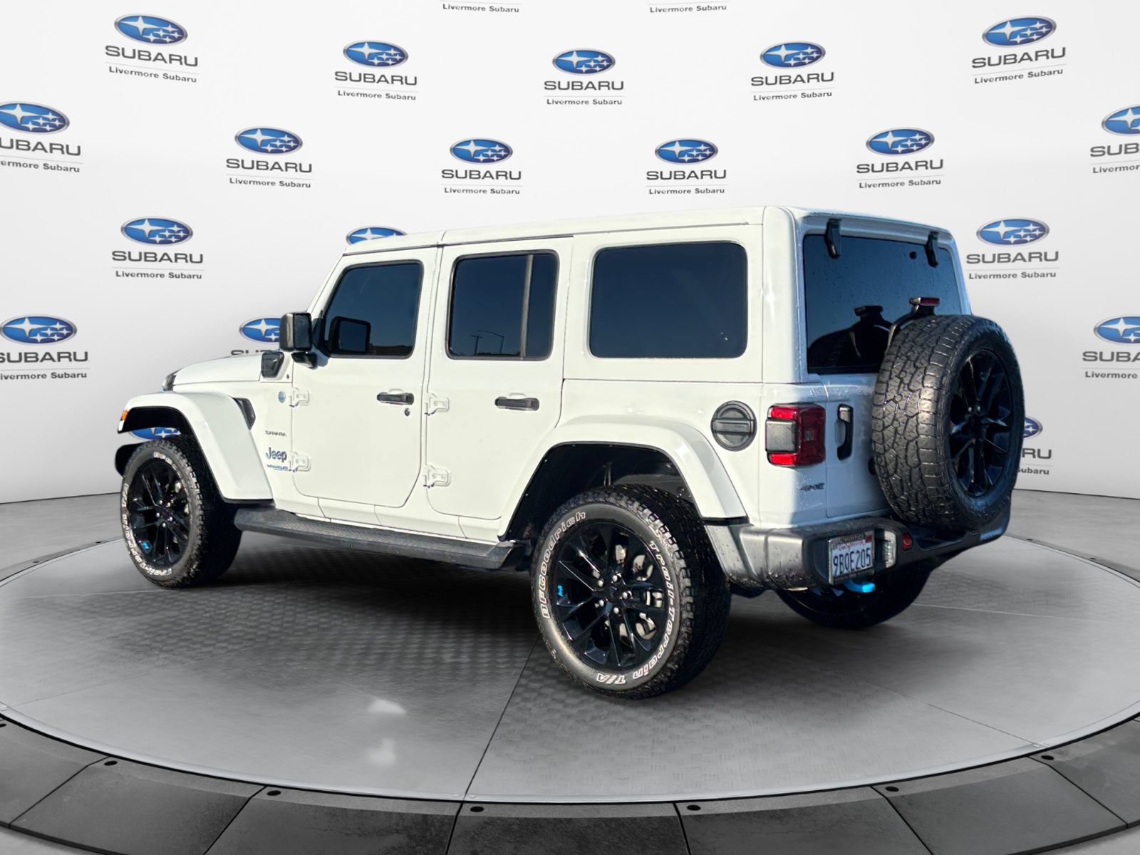 Used 2022 Jeep Wrangler Unlimited Sahara AWD/4WD image 4