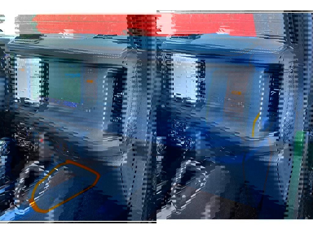 Used 2024 Ford Bronco Badlands image 17