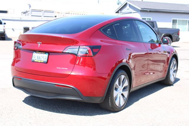 Used 2024 Tesla Model Y Long Range AWD/4WD image 5