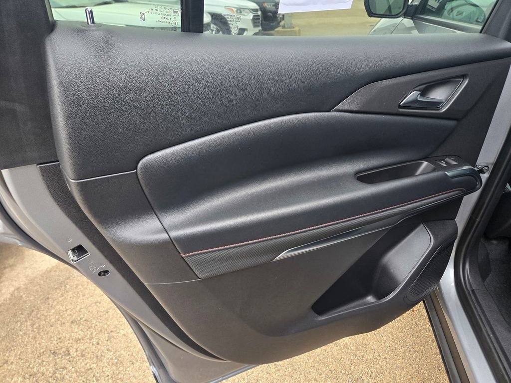 Used 2025 Chevrolet Traverse Z71 image 38