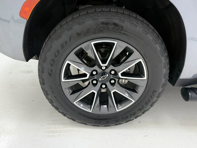 Used 2021 Chevrolet Suburban Z71 w/ Z71 Signature Package AWD/4WD image 6
