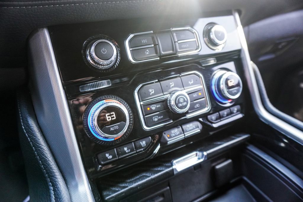 Used 2021 GMC Yukon Denali w/ Denali Premium Package image 23