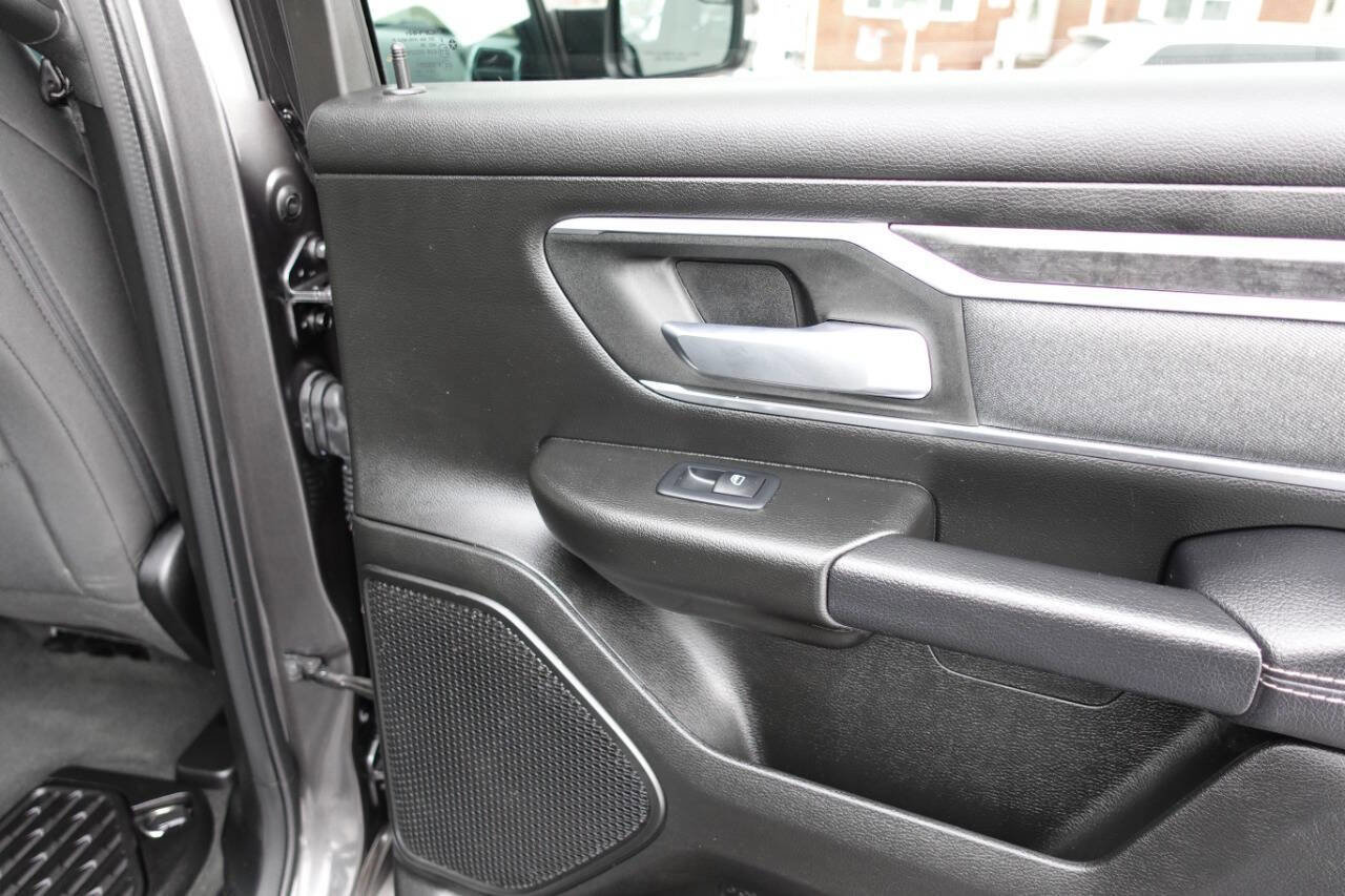 Used 2022 RAM 1500 Big Horn AWD/4WD image 30