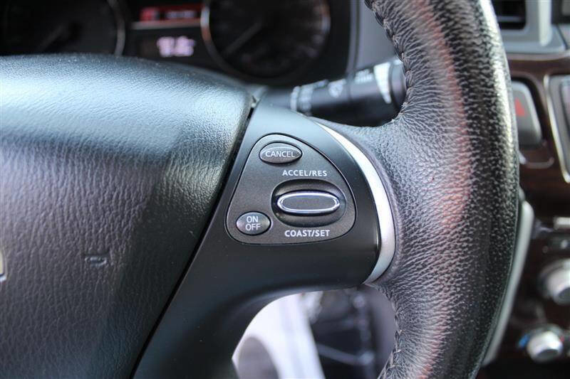 Used 2013 Nissan Pathfinder SL w/ SL Premium Pkg image 16