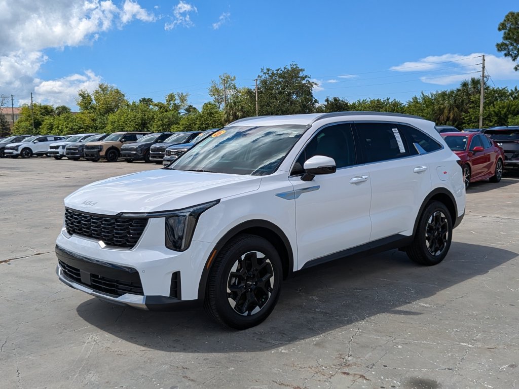 Certified 2026 Kia Sorento S FWD image 4