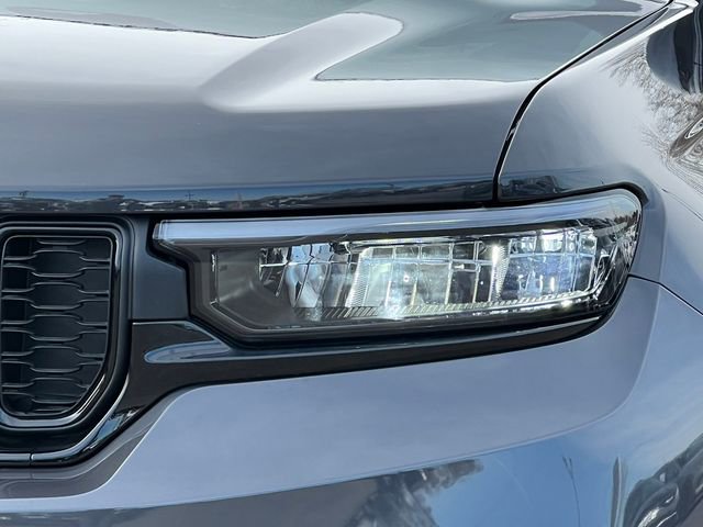 Used 2025 Jeep Grand Cherokee Limited w/ Black Appearance Package image 43