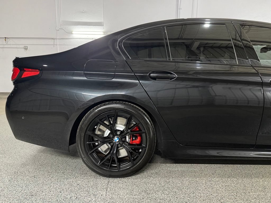 Used 2023 BMW M550i xDrive w/ Executive Package AWD/4WD image 10