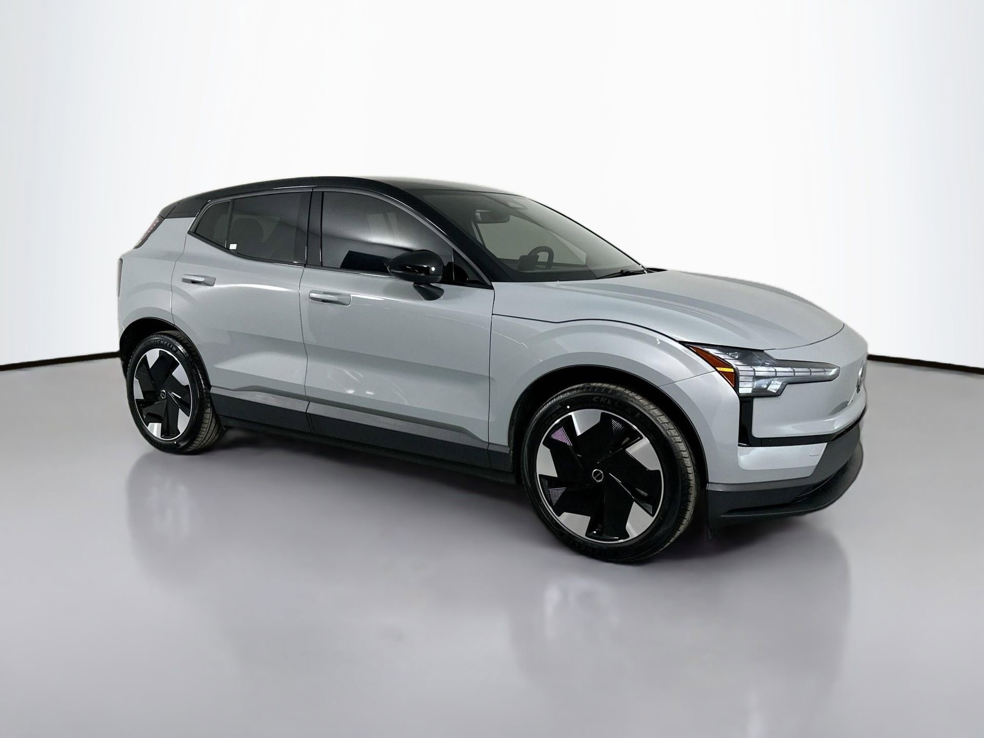 New 2025 Volvo EX30 Plus w/ Protection Package Premier image 3