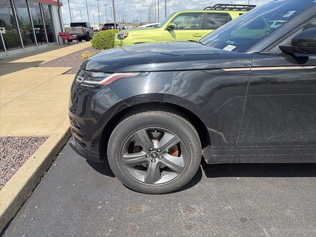 Used 2022 Land Rover Range Rover Velar R-Dynamic S image 11