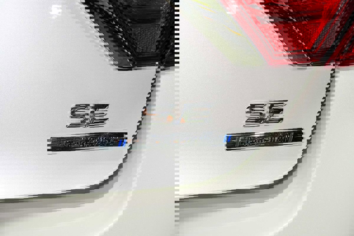 Used 2016 Toyota Camry SE image 11