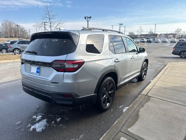 New 2026 Honda Pilot Sport image 4