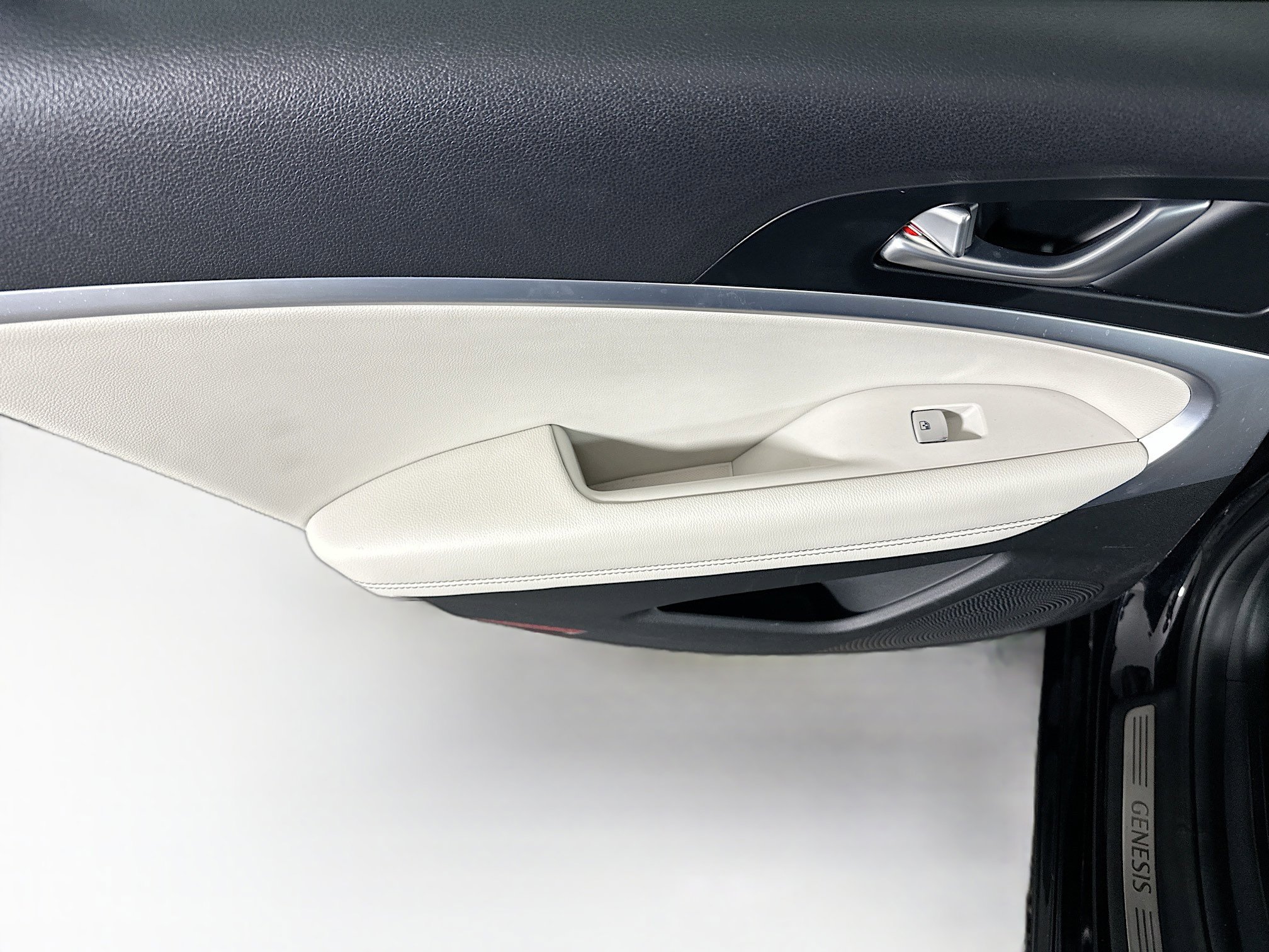 Used 2024 Genesis G70 2.5T image 27