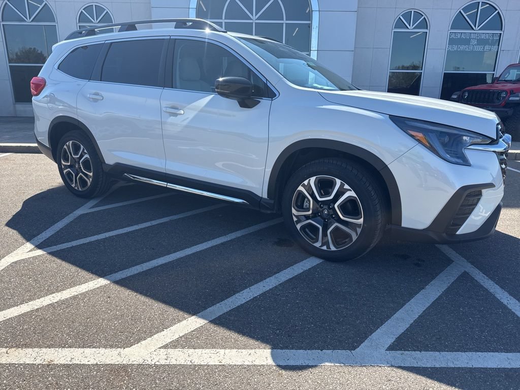 Used 2024 Subaru Ascent Limited w/ Technology Package AWD/4WD image 2