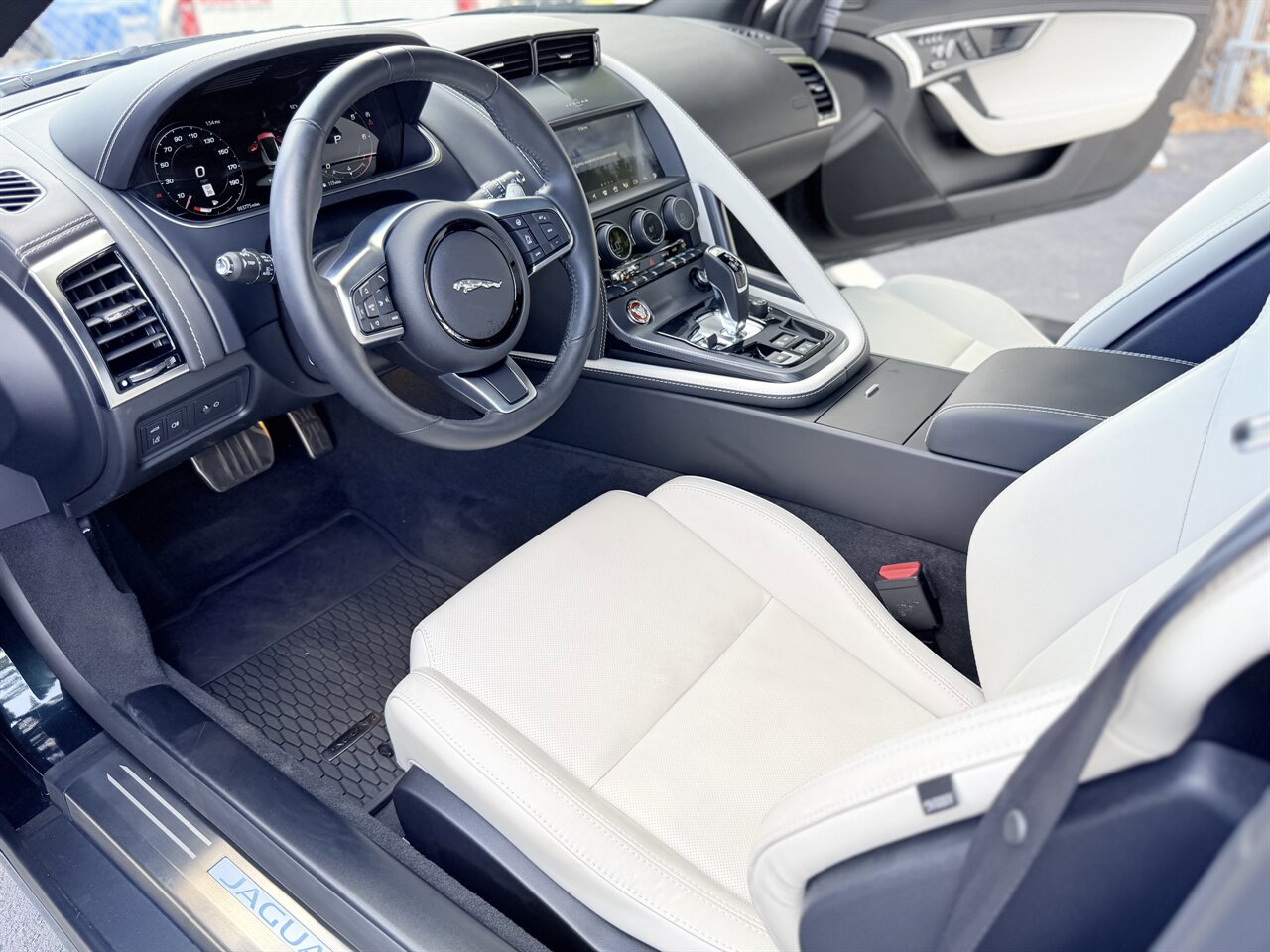 Used 2023 Jaguar F-TYPE R-Dynamic AWD/4WD image 7