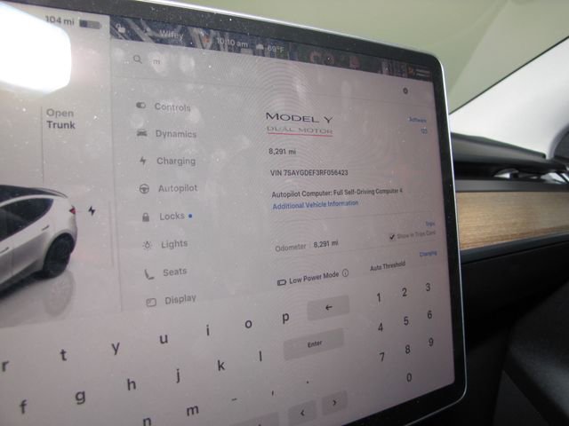 Used 2024 Tesla Model Y Performance AWD/4WD image 4