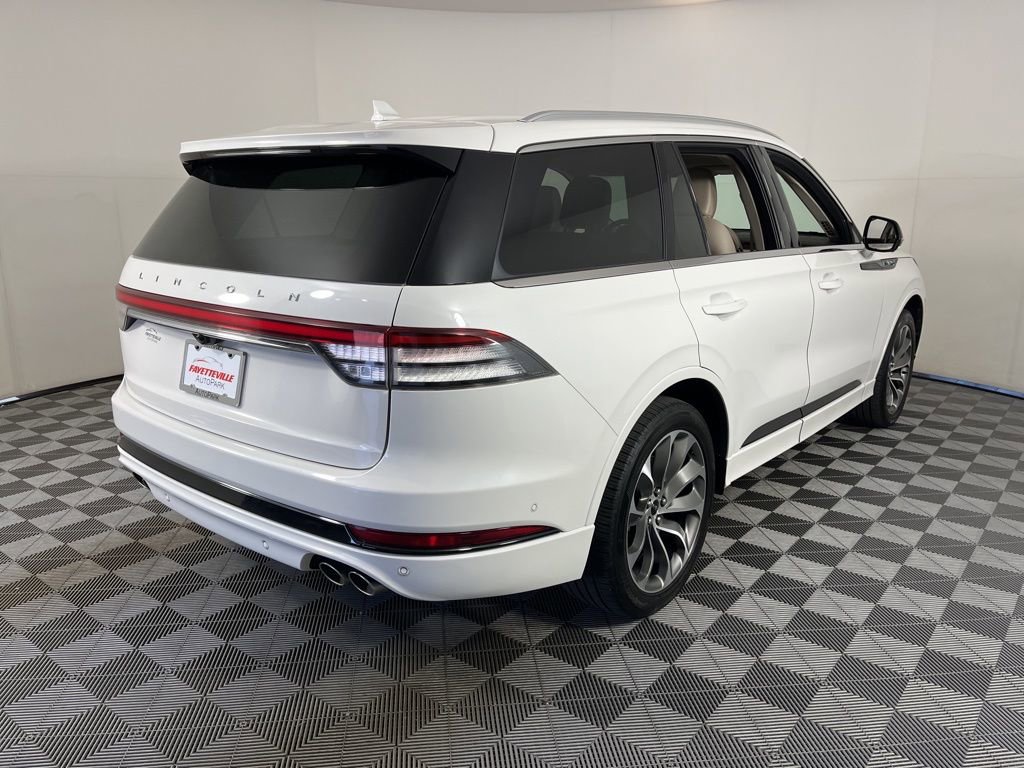 Used 2021 Lincoln Aviator Grand Touring w/ Elements Package Plus image 16
