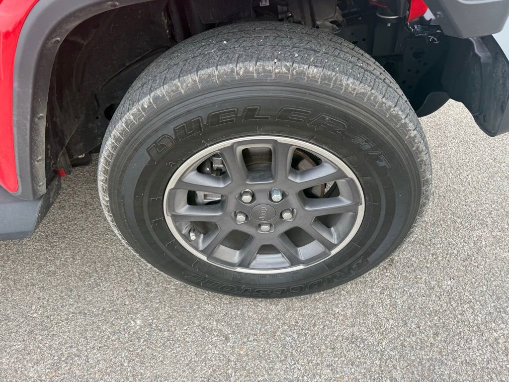 Used 2020 Jeep Gladiator Overland image 8