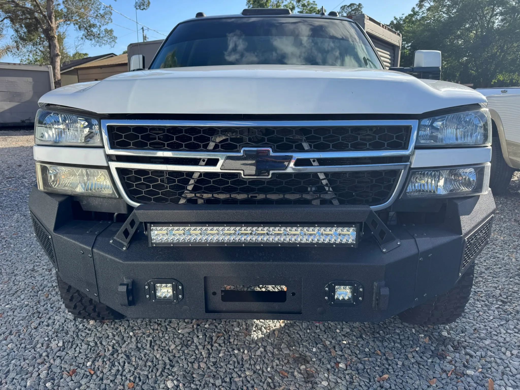 Used 2007 Chevrolet Silverado 3500 LT w/ Heavy-Duty Power Package AWD/4WD image 2