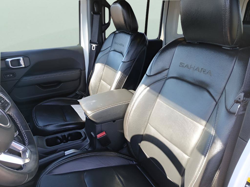 Used 2022 Jeep Wrangler Unlimited Sahara w/ LED Lighting Group AWD/4WD image 22