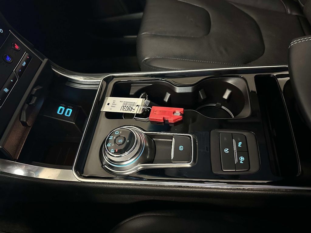 Used 2019 Ford Edge Titanium w/ Equipment Group 301A AWD/4WD image 33