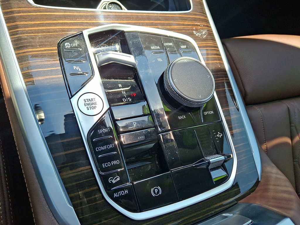 Used 2026 BMW X7 xDrive40i AWD/4WD image 4