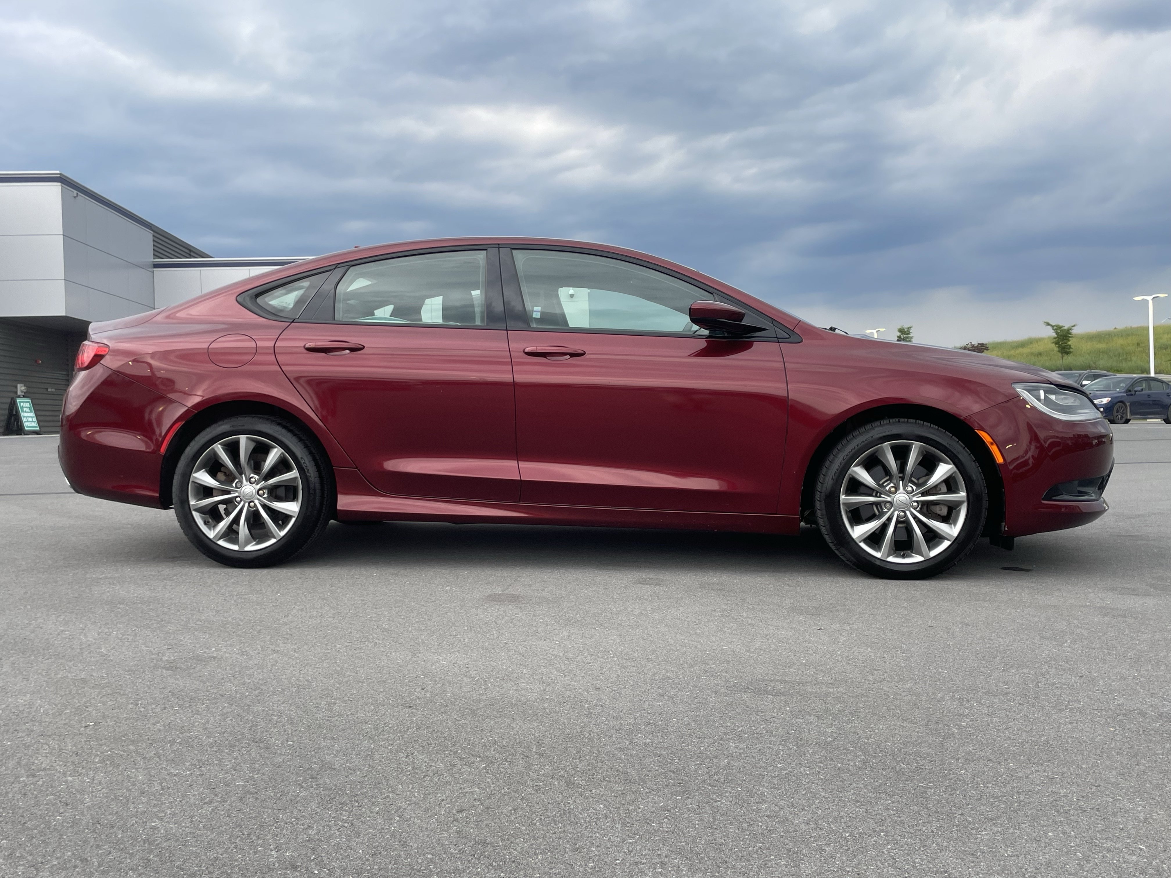 Used 2015 Chrysler 200 S w/ Navigation & Sound Group I FWD image 2