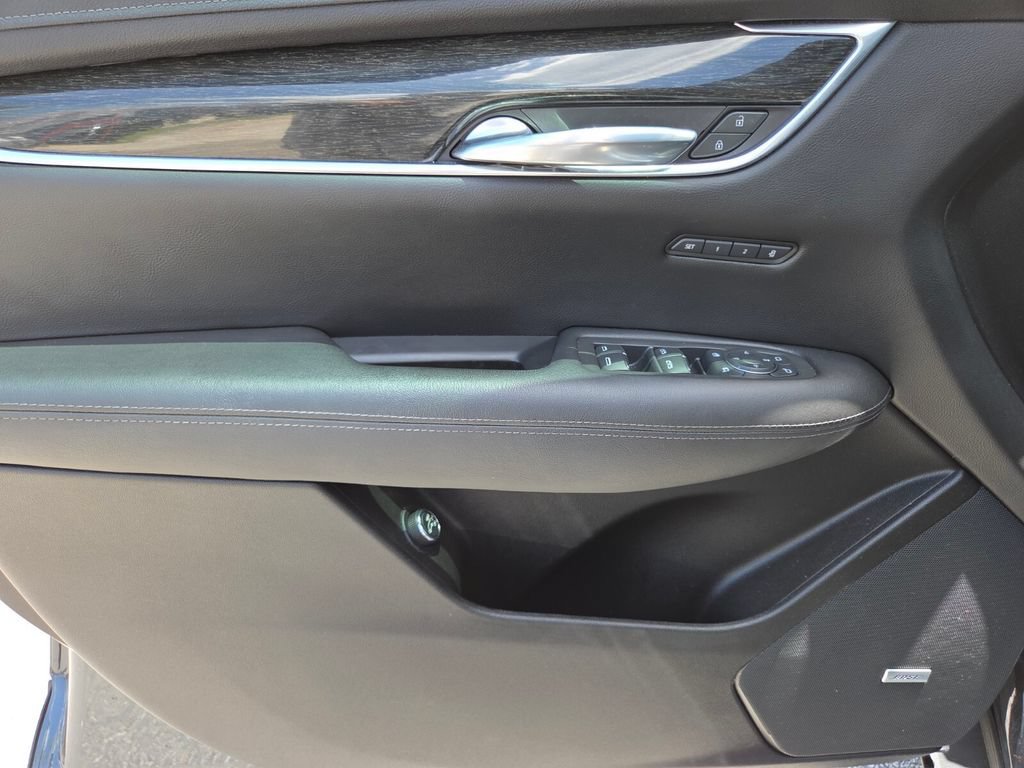 Used 2021 Cadillac XT5 Premium Luxury FWD image 29