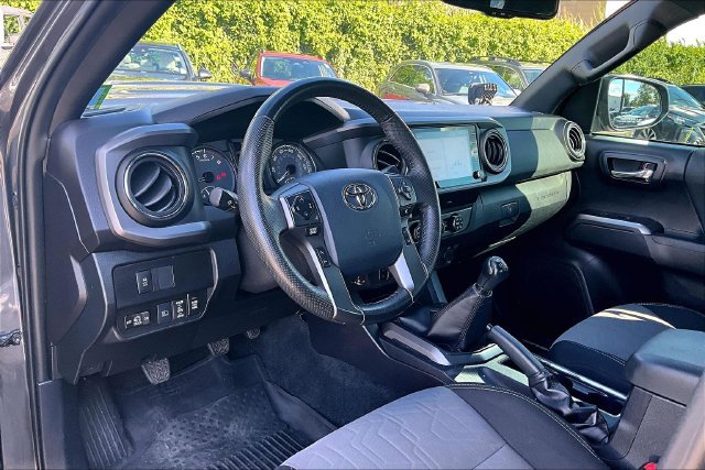 Used 2020 Toyota Tacoma TRD Sport AWD/4WD image 13