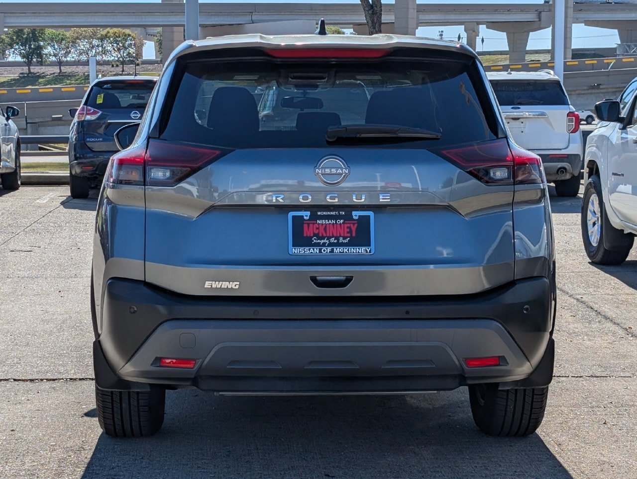 Used 2023 Nissan Rogue S FWD image 5